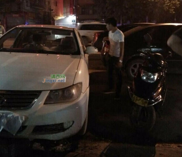 出来吃个宵夜，都能把车撞成这样 - 靖西市·靖西网