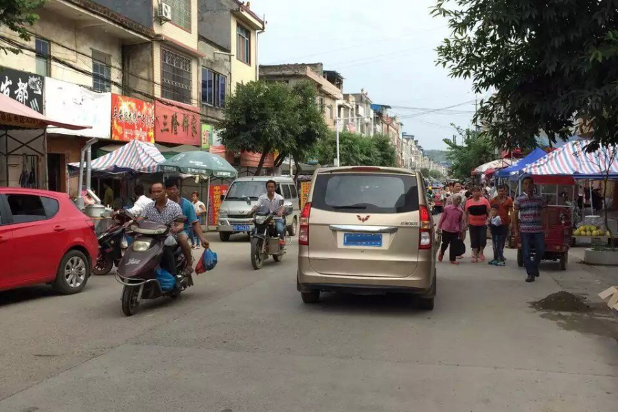 中秋节街上的节日气氛，求约 - 靖西市·靖西网