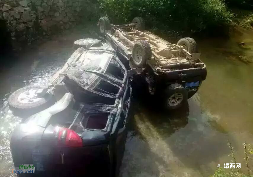 两辆车“打架”都打到水里去了 - 靖西市·靖西网