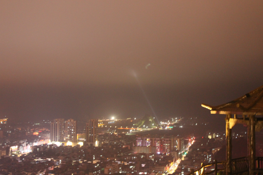 炫丽的靖西小城夜景，但拍照技术是2015年最糟糕的照片 - 靖西市·靖西网