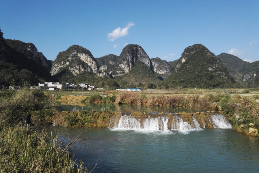 百万山下，禄峒河边，靖西市新靖镇足朋屯风光。 - 靖西市·靖西网