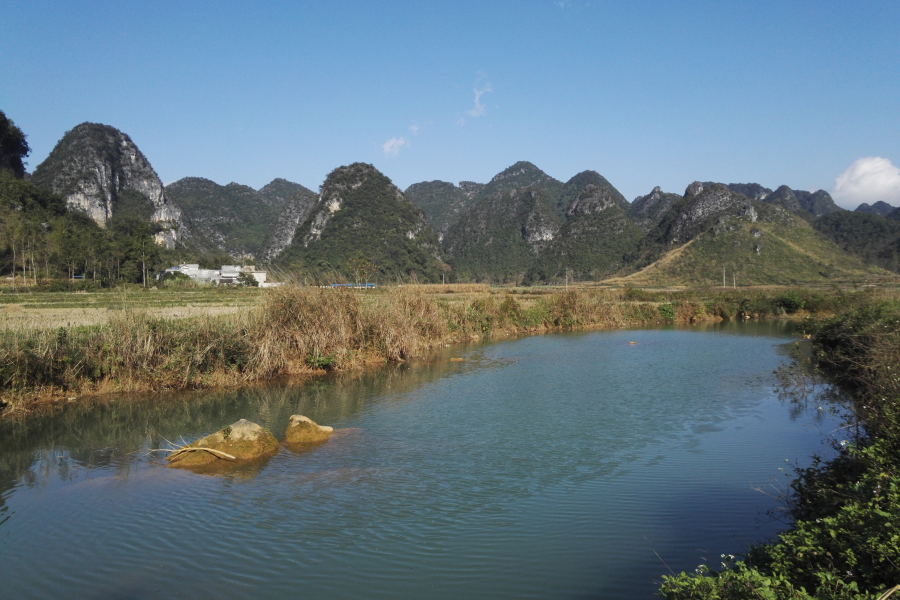 百万山下，禄峒河边，靖西市新靖镇足朋屯风光。 - 靖西市·靖西网