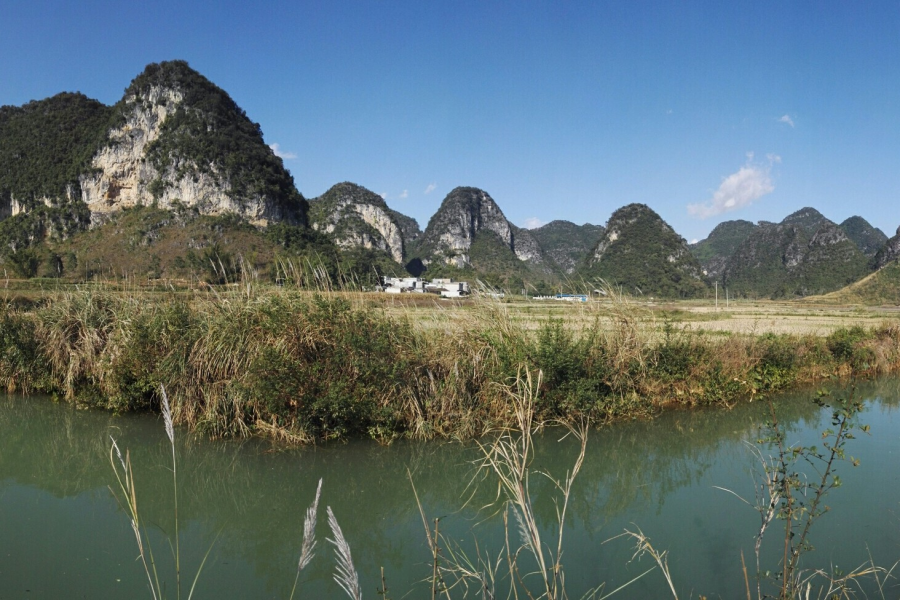 百万山下，禄峒河边，靖西市新靖镇足朋屯风光。 - 靖西市·靖西网