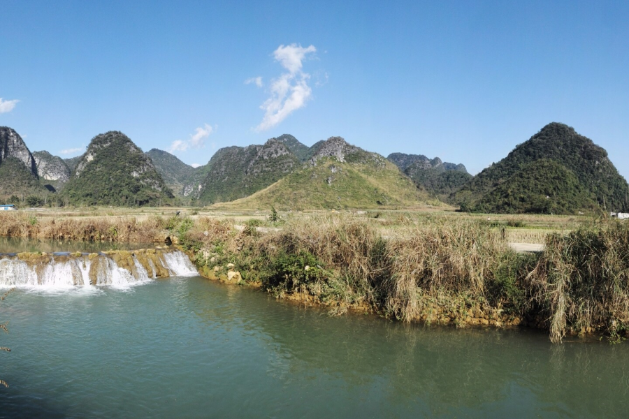 百万山下，禄峒河边，靖西市新靖镇足朋屯风光。 - 靖西市·靖西网