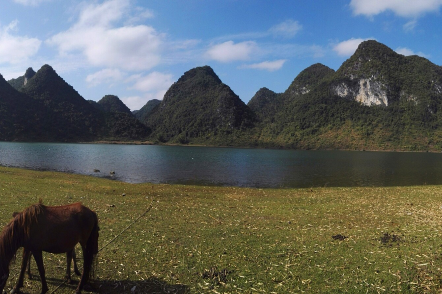 碧波荡漾，峰峦垂悬，靖西市和德保县共同的骄傲，念诺湖（念诺水库）风光。 - 靖西市·靖西网