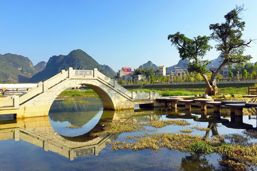 靖西市“一潭碧水两岸柳，一城山色半城湖” - 靖西市·靖西网