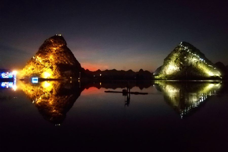 夕阳西下，霓灯明亮，靖西龙潭夜景。 - 靖西市·靖西网