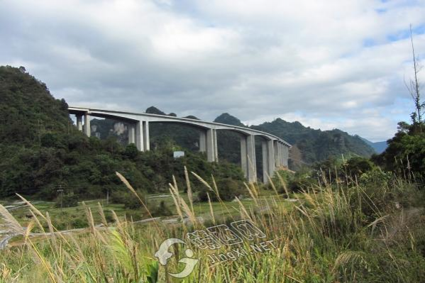 崇靖高速靖面貌，山间与山尖的美丽 - 靖西市·靖西网