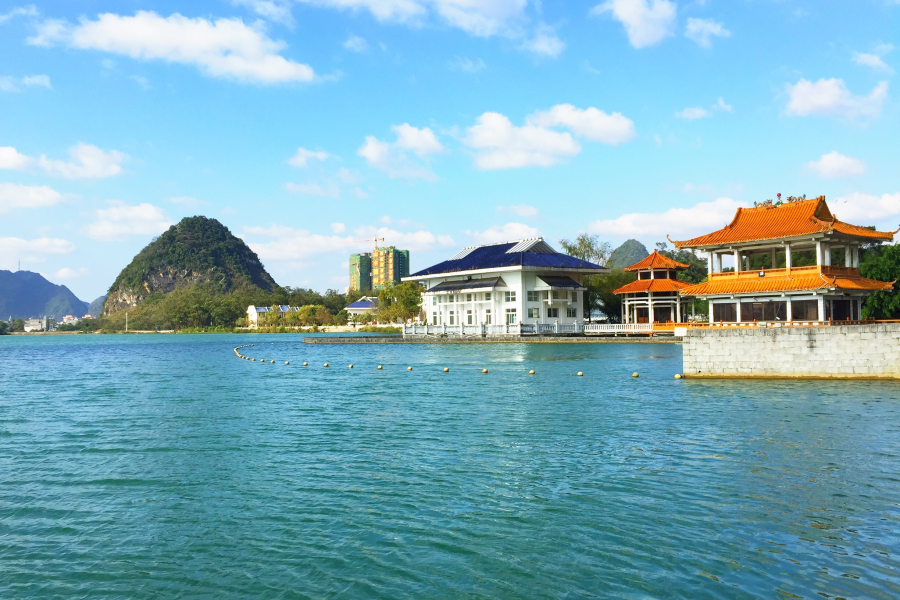 晒晒几张明媚阳光之下的龙潭湖美景。 - 靖西市·靖西网