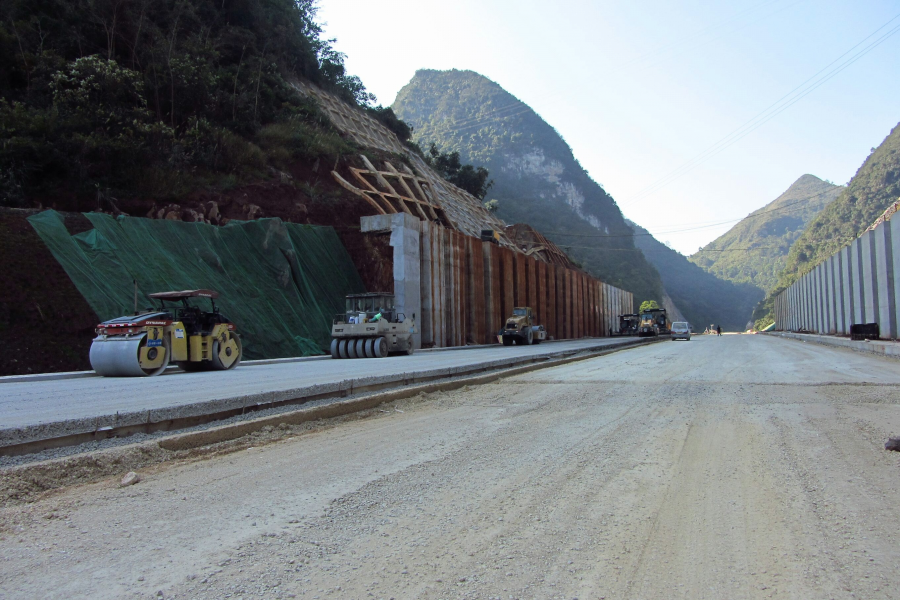 崇靖高速三叠岭路段尝鲜记实：不知何时开通，但沿途诱人风光 - 靖西市·靖西网