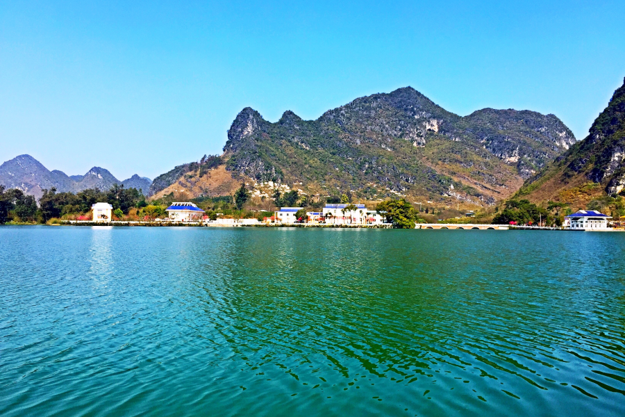 春光明山色，艳阳丽秀水。靖西风景好，龙潭满翠徽。 - 靖西市·靖西网