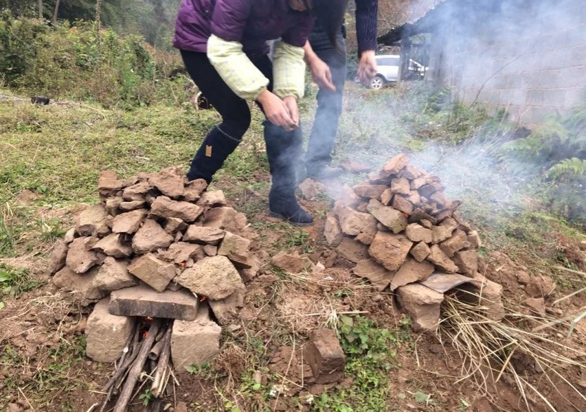 2016年第一次窑红薯，坐等出炉 - 靖西市·靖西网