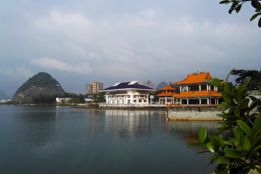 这角度很少见吧，靖西市龙潭晨曦小景。 - 靖西市·靖西网