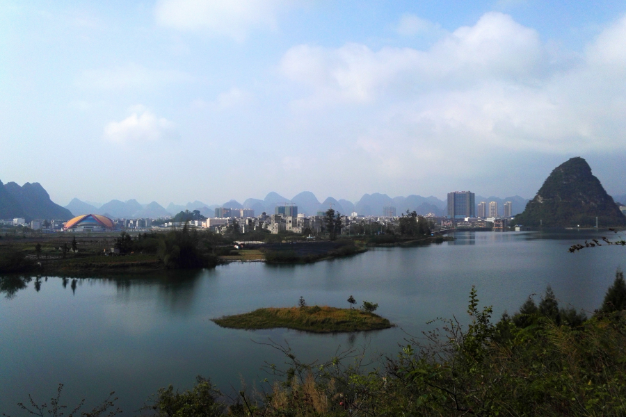 这角度更加稀有！爬龙王庙后山观靖西龙潭美景。 - 靖西市·靖西网