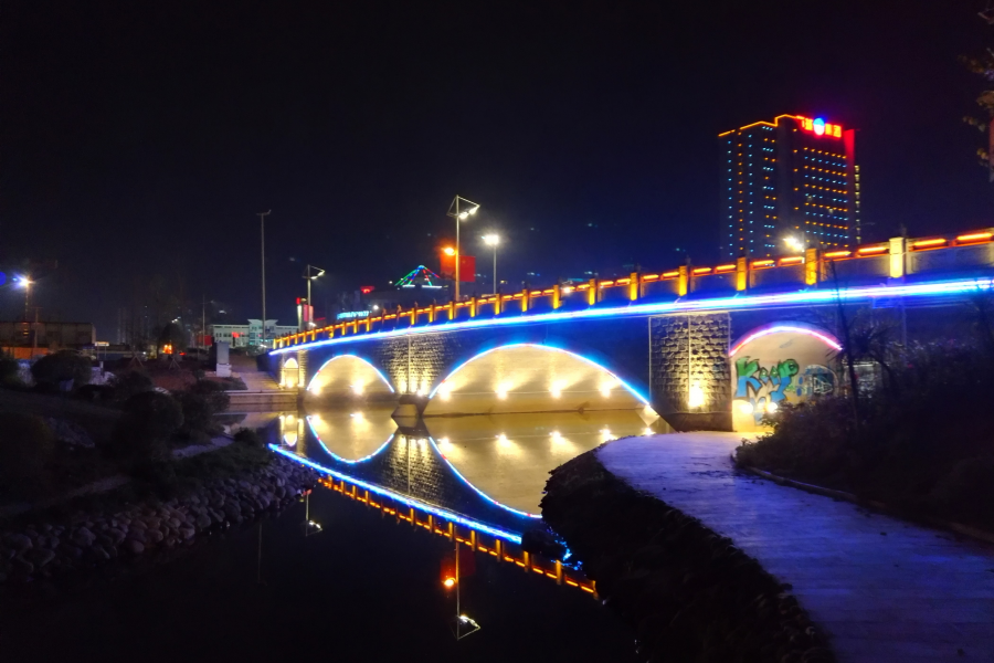 靖西龙潭湿地公园夜景。 - 靖西市·靖西网