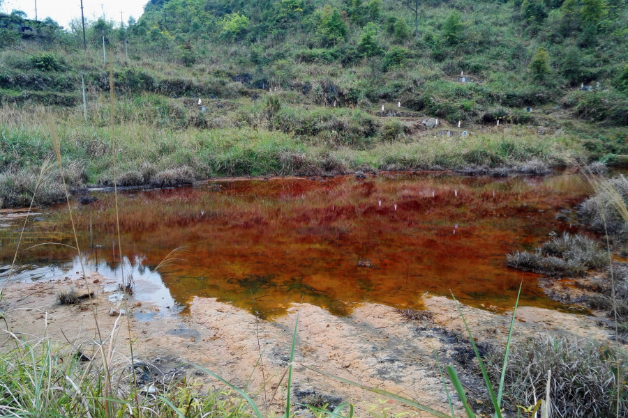 再放个氢弹震撼靖西市民，见过这种颜色的水吗？想知道它流向何处吗？ - 靖西市·靖西网