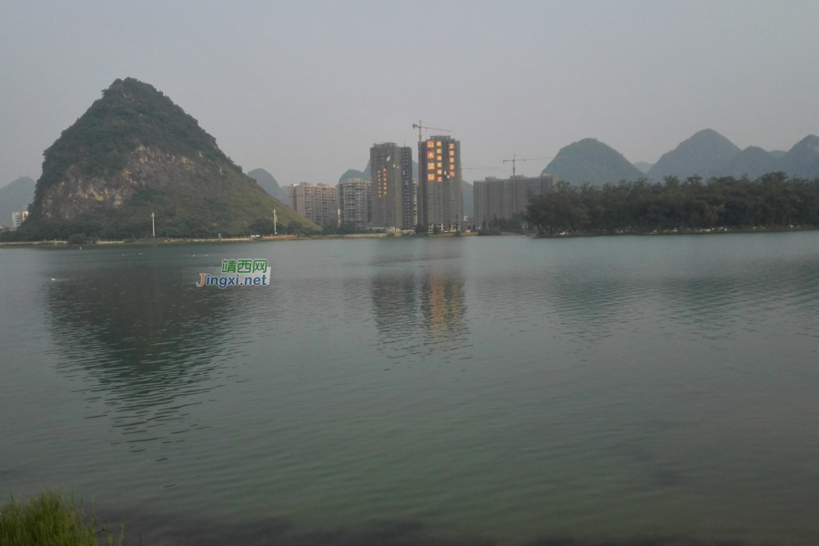 靖西流行晨练，周末晨泳和晨跑的人真不少 - 靖西市·靖西网