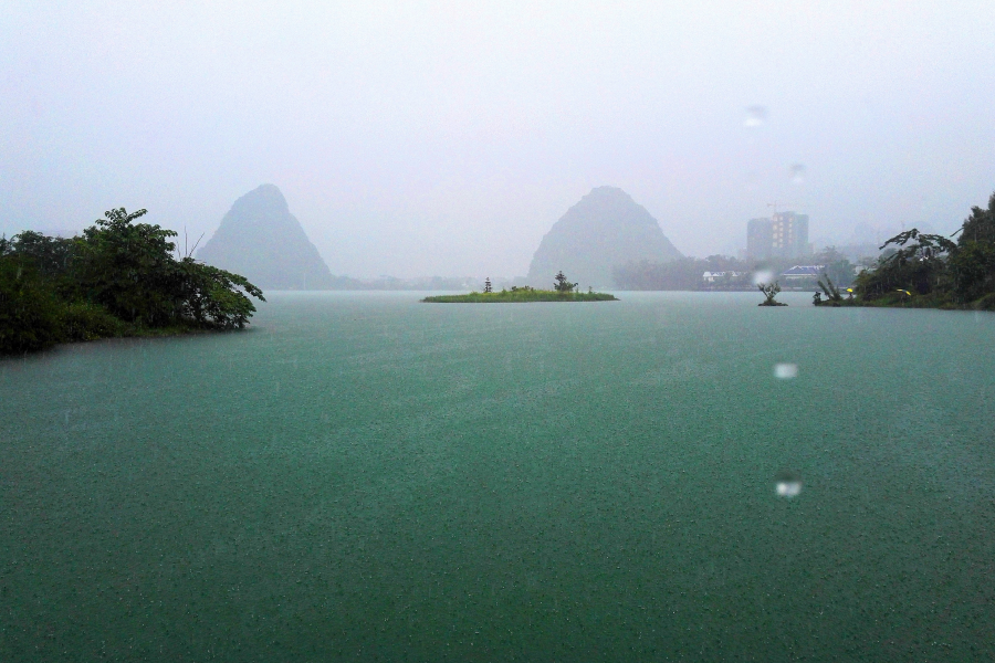 暴雨版靖西龙潭湖风光。 - 靖西市·靖西网