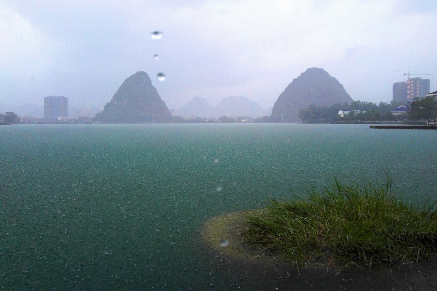 暴雨版靖西龙潭湖风光。 - 靖西市·靖西网