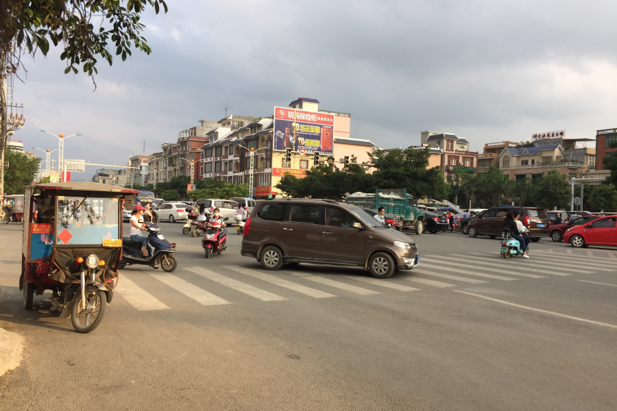 今天没有电，十字路口红绿灯不亮，交通秩序 - 靖西市·靖西网