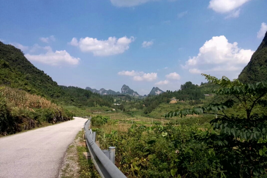 我已经一周没看见晴天，厌烦了桂林的雨天和雾霾，才觉得靖西的蓝. - 靖西市·靖西网