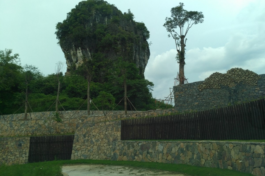 三叠岭瀑布顶部的度假酒店 - 靖西市·靖西网