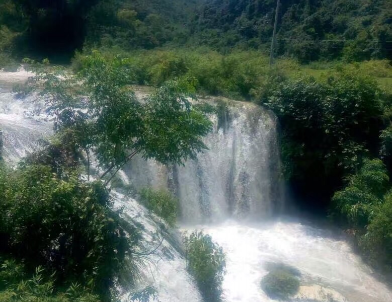 这里景色真美：山，是青翠欲滴的浓绿；水，如恬淡优雅的素绢。 - 靖西市·靖西网