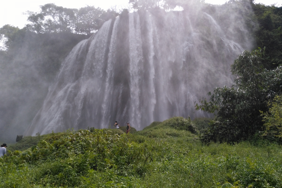 三叠岭瀑布顶部的度假酒店 - 靖西市·靖西网