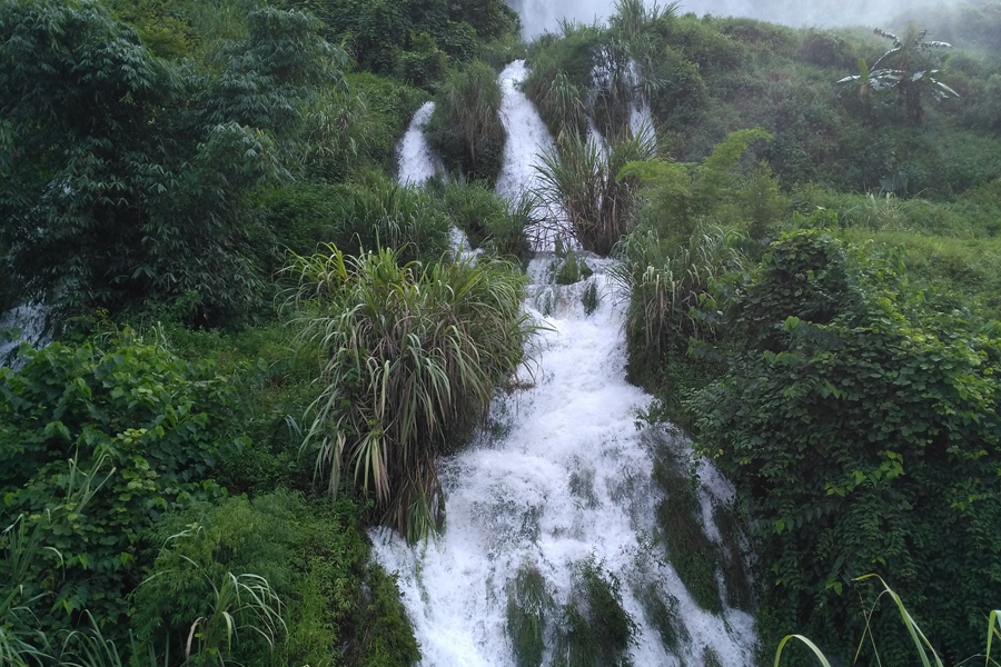三叠岭瀑布顶部的度假酒店 - 靖西市·靖西网