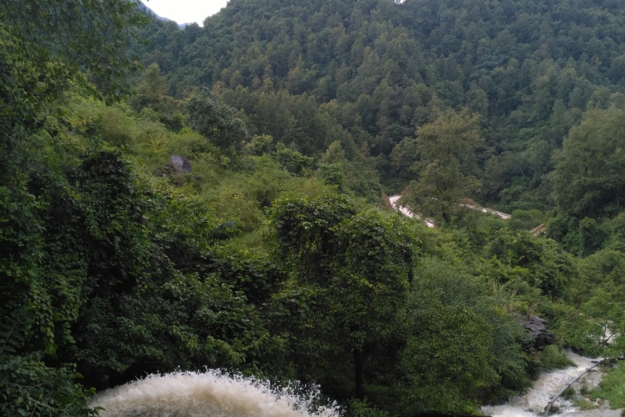 三叠岭瀑布顶部的度假酒店 - 靖西市·靖西网