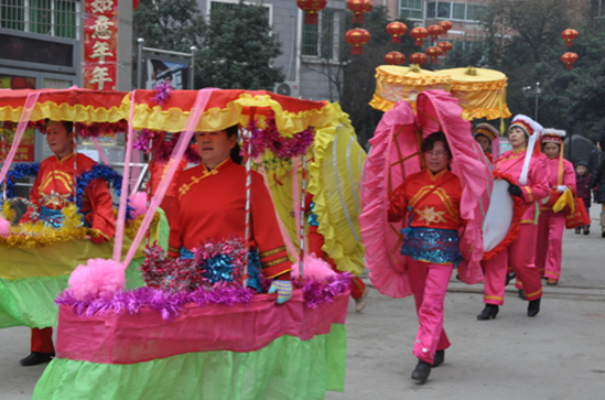 靖西:龙狮欢腾闹新春 民俗巡游大拜年 - 靖西市·靖西网