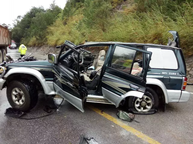 南宁七塘发生惨烈车祸，据了解越野车内5人当场死亡，均为某部门工作人员 - 靖西市·靖西网