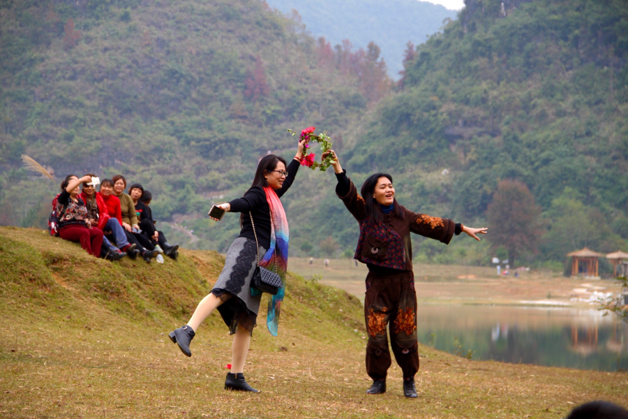 德保红枫森林公园：一年一度秋风劲，又见满山枫叶红。 - 靖西市·靖西网