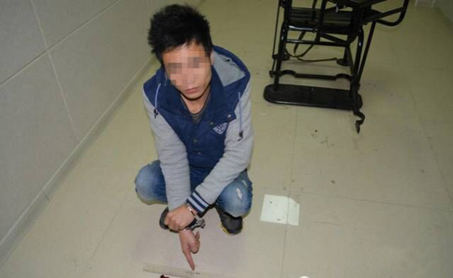 两个越南女和靖西一男子在凤凰路干坏事当场被抓捕 - 靖西市·靖西网