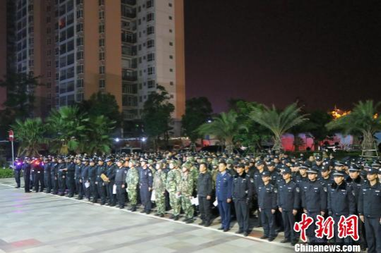 广西北海700余名执法人员凌晨围城突击清理打击传销 - 靖西市·靖西网