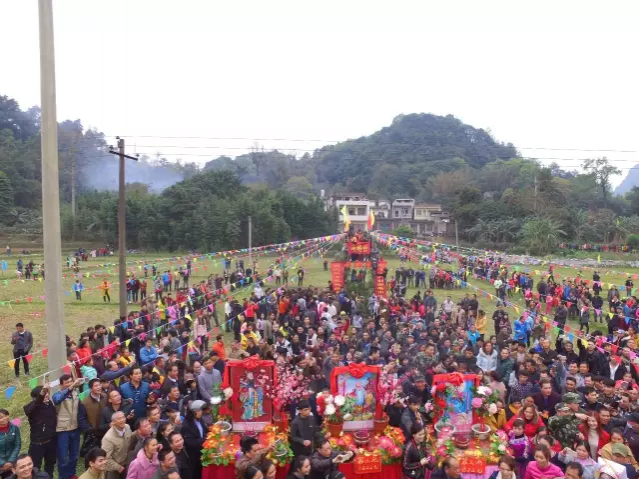 太壮观了！航拍靖西市湖润镇新兴街花炮节之抢花炮！ - 靖西市·靖西网