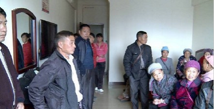 20多名百色老人被扔导游在南宁，有认识吗？ - 靖西市·靖西网