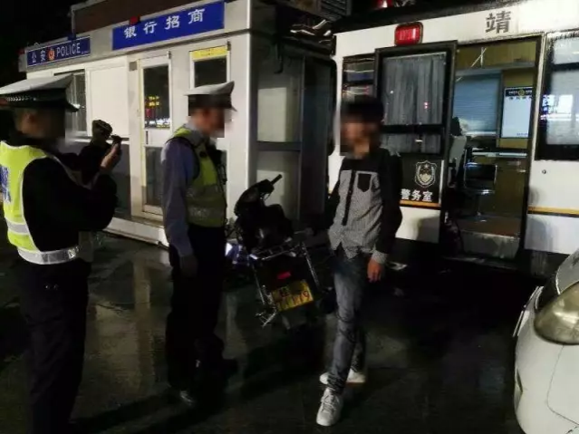 靖西17岁小伙无证驾驶摩托车被查 - 靖西市·靖西网
