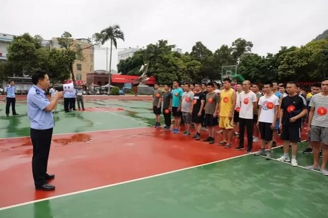 靖西招聘警务辅助人员，两百名青年接受体能测试 - 靖西市·靖西网