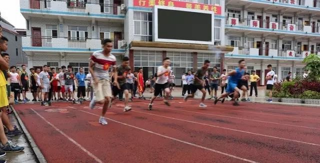 靖西招聘警务辅助人员，两百名青年接受体能测试 - 靖西市·靖西网