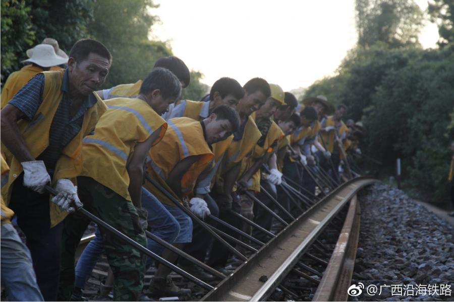 铁路钢轨是怎么更换的？ - 靖西市·靖西网