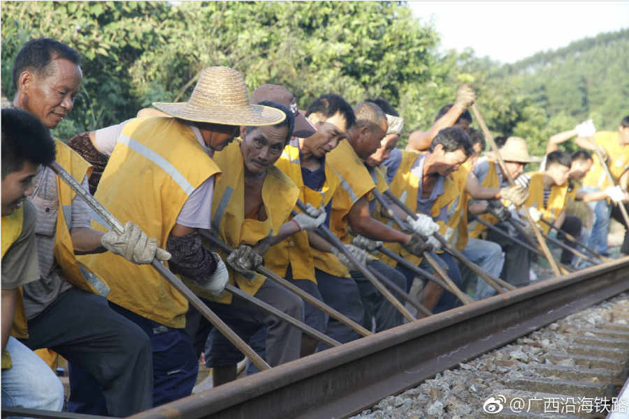 铁路钢轨是怎么更换的？ - 靖西市·靖西网