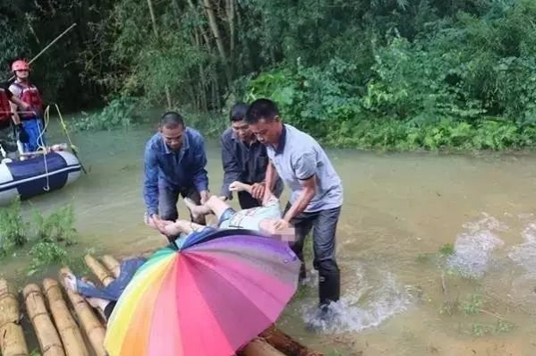 悲剧!一家五口自驾回靖西老家 车子掉进深坑致3人溺亡！ - 靖西市·靖西网