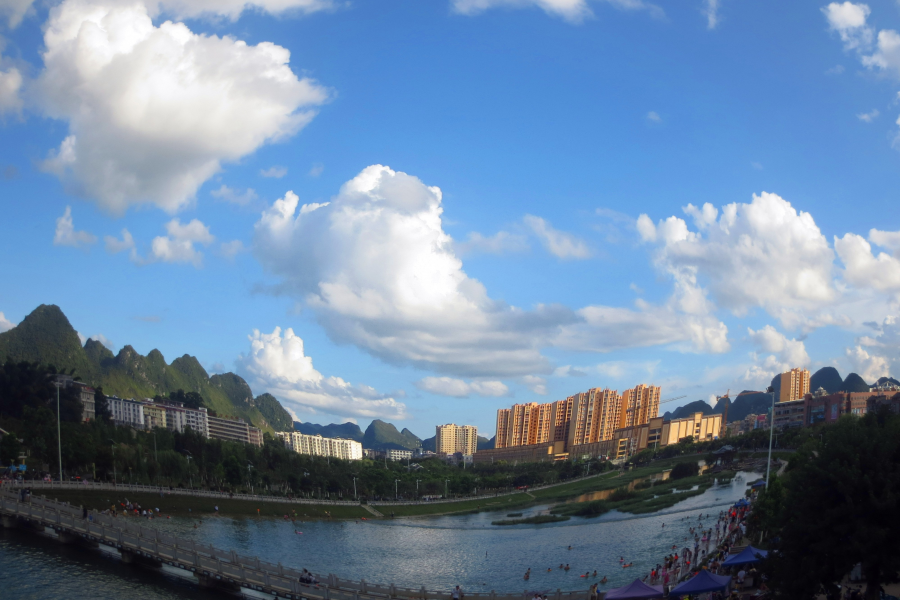 清秋明山色，艳阳丽湖光。 - 靖西市·靖西网