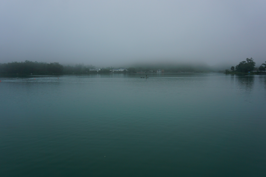 清秋明山色，艳阳丽湖光。 - 靖西市·靖西网