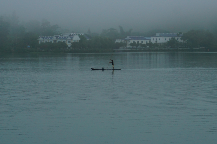 清秋明山色，艳阳丽湖光。 - 靖西市·靖西网
