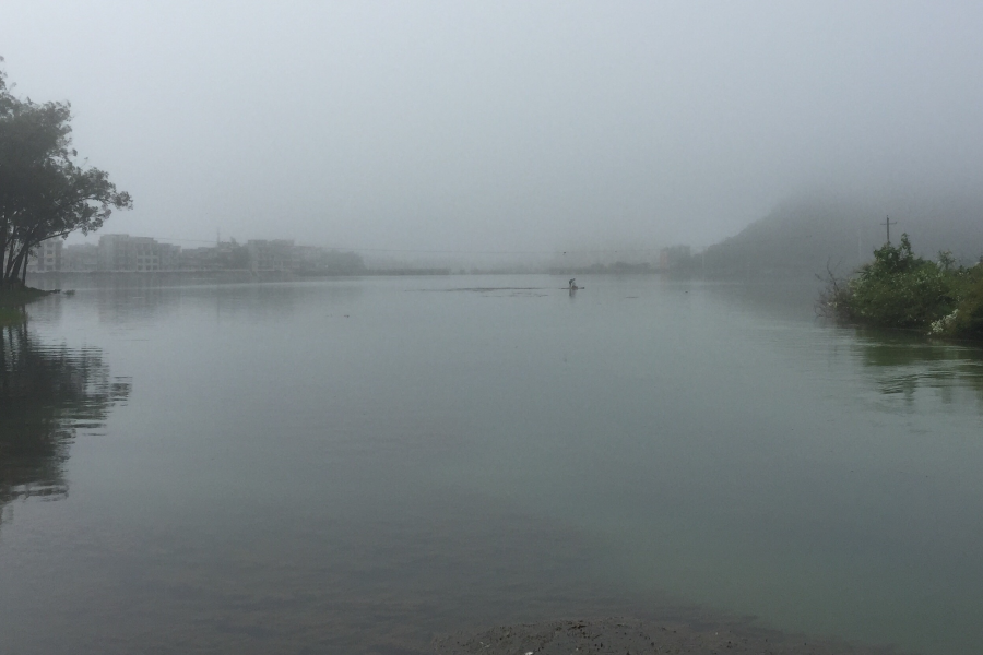 清秋明山色，艳阳丽湖光。 - 靖西市·靖西网