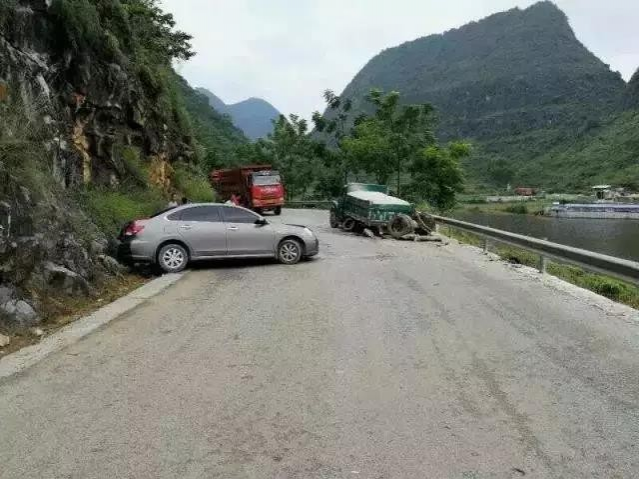 恐怖！靖西渠洋湖路段发生惨烈的交通事故！车轮被撞飞... - 靖西市·靖西网