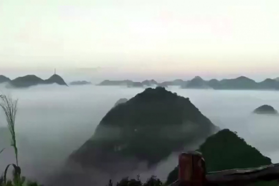 靖西晨景雾山环绕，云海气势磅礴，观者惊叹不己，此生难忘 - 靖西市·靖西网