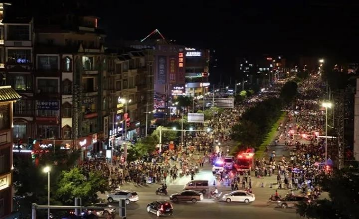 靖西全警出动保中秋国庆平安！ - 靖西市·靖西网